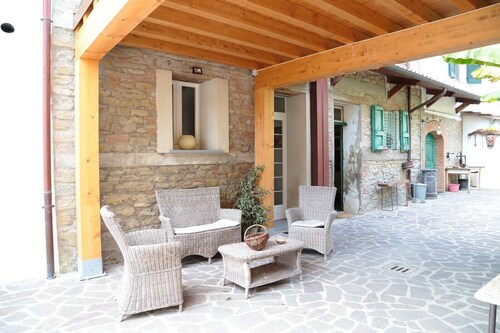 Holiday Home "Re Piano appartamento Le Rondini" with Lake View, Sauna & Wi-Fi