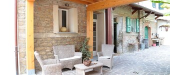 Ferienhaus "Re Piano appartamento Le Rondini" mit Seeblick, Sauna & WLAN