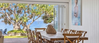 Hampton on the Beach - Absolute Beachfront, Pet-friendly, family beach house