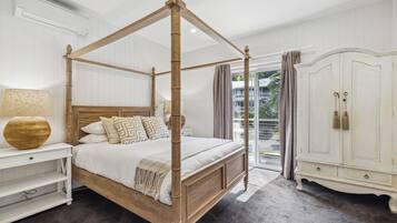4 bedrooms, desk, iron/ironing board, free WiFi