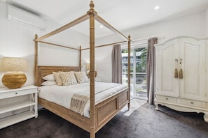 4 habitaciones, escritorio, tabla de planchar con plancha y wifi gratis 