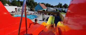 Villa de Moncourt with swimming pool in season