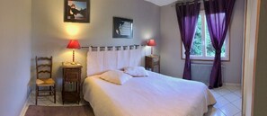 4 chambres, fer et planche à repasser, Wi-Fi (supplément)