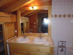Chambre Double Deluxe | Salle de bain