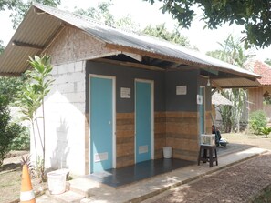 Double Room | Bathroom | Shower, hydromassage showerhead - Gunung Dago Resort Bogor Syariah (Parung Panjang)