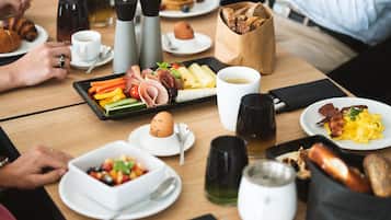 Tägliches inbegriffenes Frühstücksbuffet