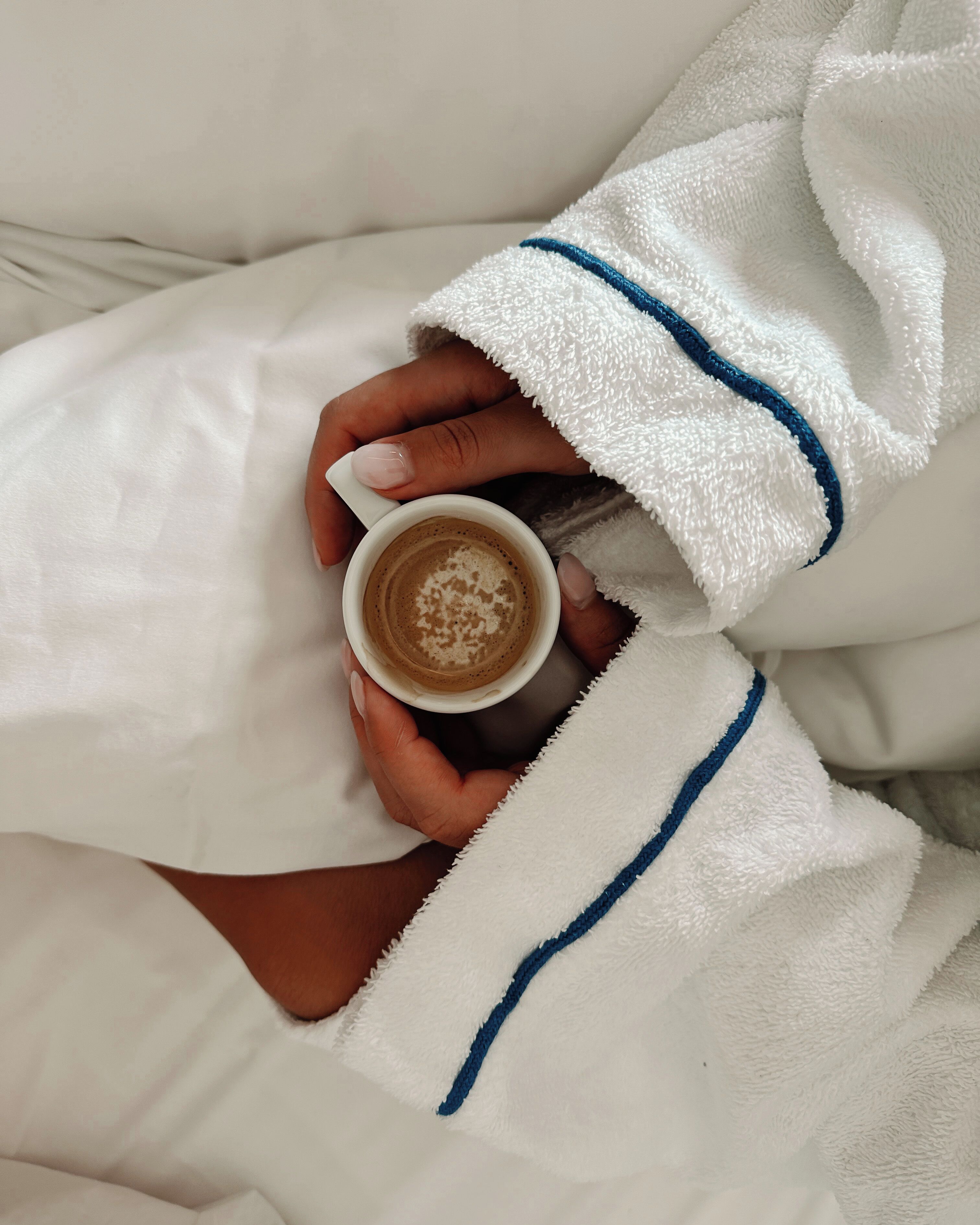 breakfast, lunch, dinner served; international cuisine