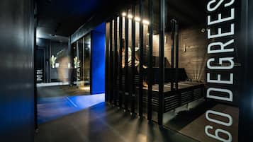 Sauna, steam room