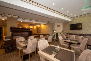 Free daily continental breakfast - Fuat Bey Palace Hotel & Spa (Istanbul)