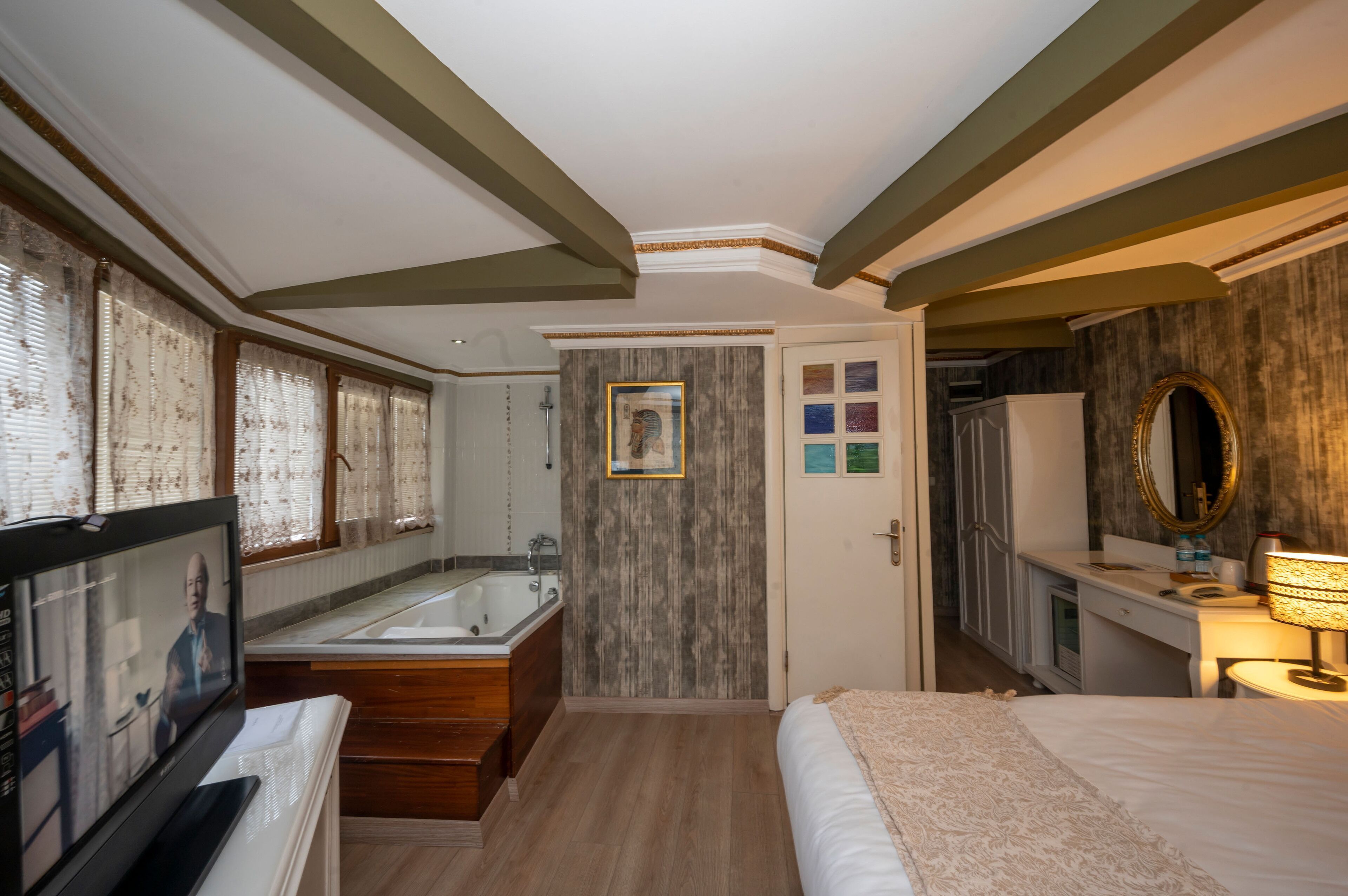 Premium bedding, minibar, in-room safe, desk