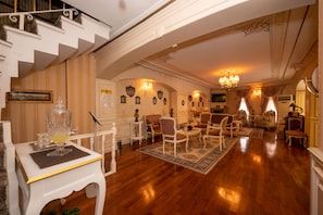 Lobby sitting area - Fuat Bey Palace Hotel & Spa (Istanbul)