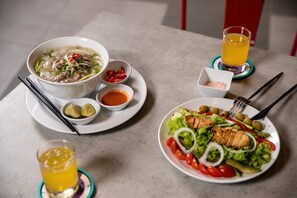 Desayuno buffet incluido todos los días
