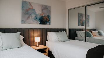 4 slaapkamers, een strijkplank/strijkijzer, gratis wifi, beddengoed