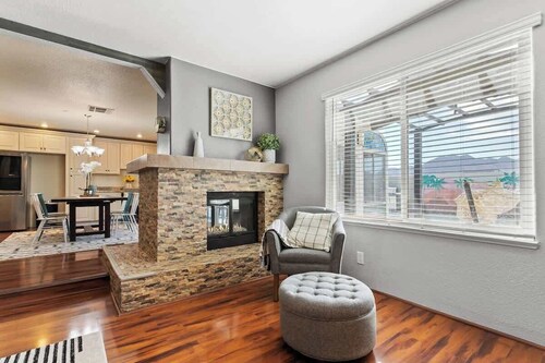 Remodeled 3BR Vegas Pool House with Arcade