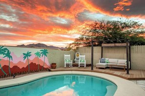 Pool - Remodeled 3BR Vegas Pool House with Arcade (Henderson)