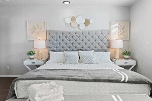 3 habitaciones, tabla de planchar con plancha, cuna de viaje y wifi