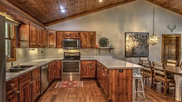 Cabin, 2 Bedrooms | Private kitchen