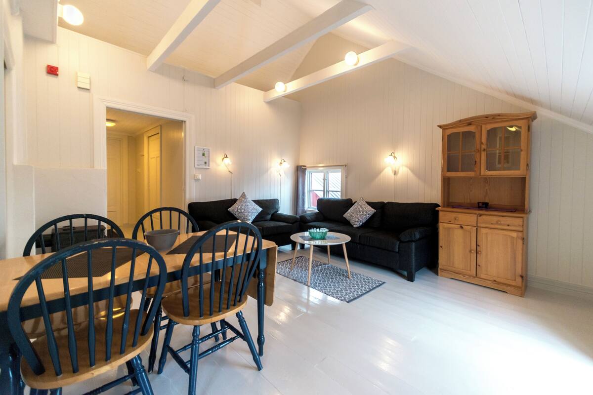 Apartment, 2 Bedrooms | Living area