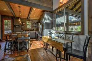Cabane, 3 chambres | Restauration