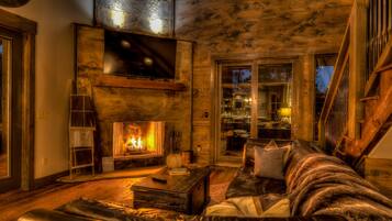 Cabin, 3 Bedrooms | Living room