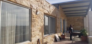 Outdoor dining - Penthouse (apartment) overlooking Jordan valley is located in Amman. (Amman)
