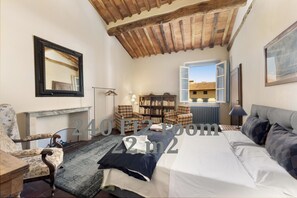 6 bedrooms, iron/ironing board, free WiFi, bed sheets - Grande appartamento per gruppi e famiglie Lucca walled city Tuscany (Lucca)