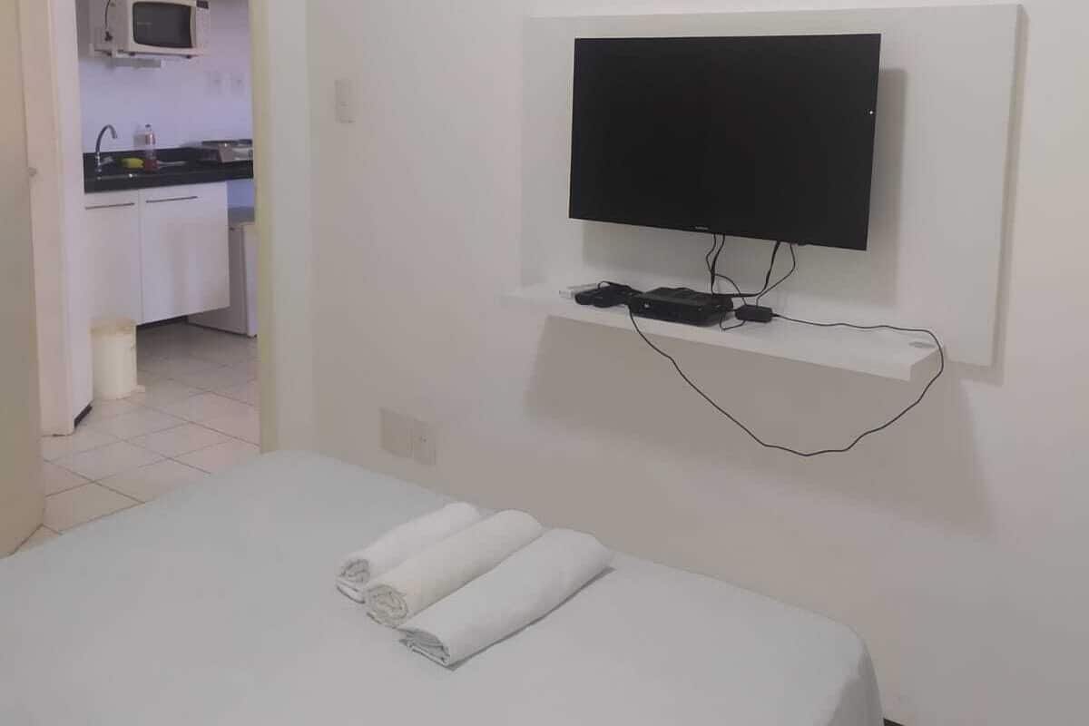 Departamento estándar | 1 habitación, muebles diferentes y espacio para trabajar con laptop