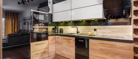 Fridge, microwave, oven, stovetop