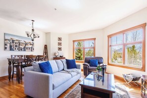 Smart TV, fireplace, offices, printers