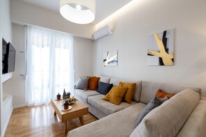 Deluxe Apartment | Living area