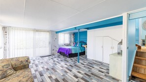 4 bedrooms, iron/ironing board, free WiFi