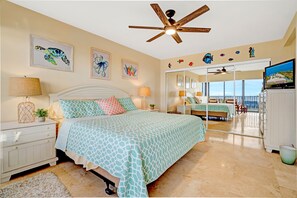 2 bedrooms, desk, iron/ironing board, free WiFi - Rare Bayfront End Unit Moon Bay 2BR w/ Boat Slip, Pool, Beach & Sunset Views (Key Largo)