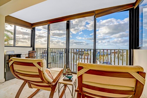 Rare Bayfront End Unit Moon Bay 2BR w/ Boat Slip, Pool, Beach & Sunset Views