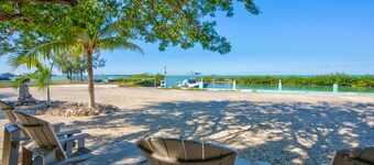 Sunset Crush- Bayfront property for the perfect sunset, Tavernier