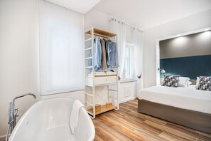 3 bedrooms, iron/ironing board, travel cot, free WiFi