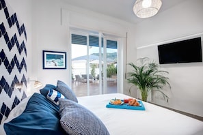 2 bedrooms, iron/ironing board, travel crib, free WiFi