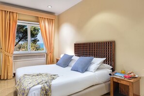 2 bedrooms, iron/ironing board, travel cot, free WiFi