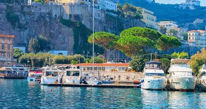 Castle Apartment in Sorrento with 1 bedrooms sleeps 4