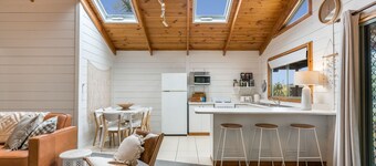 The Beach Cottage - Cottage by the sea for you and your pets