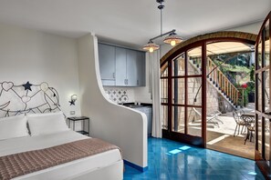 アイロン / アイロン台、旅行用ベビーベッド、WiFi (無料)、ベッドシーツ