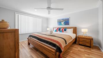 4 bedrooms, travel cot, WiFi, bed sheets