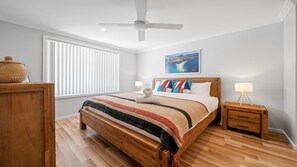 4 chambres, lit de bébé portatif, Wi-Fi, literie fournie