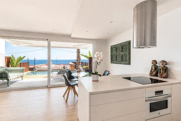 Fridge, microwave, oven, dishwasher - New house with private pool and sea view (ANCLA MAR nº2 -3) (Roses)