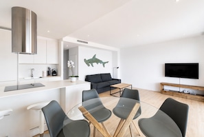 TV - New house with private pool and sea view (ANCLA MAR nº2 -3) (Roses)
