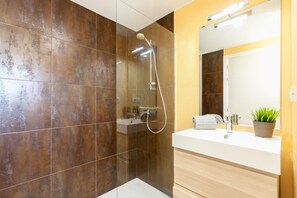 Bathroom - 3-bedroom apartment with sea views, communal jacuzzi, next to the beach and close to the town center (Roses)