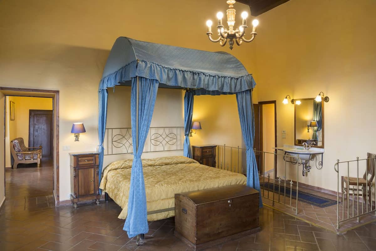 2 bedrooms, cots/infant beds, free WiFi, bed sheets