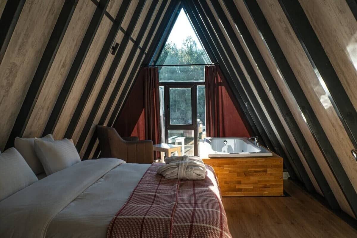 1 bedroom, premium bedding, in-room safe, soundproofing