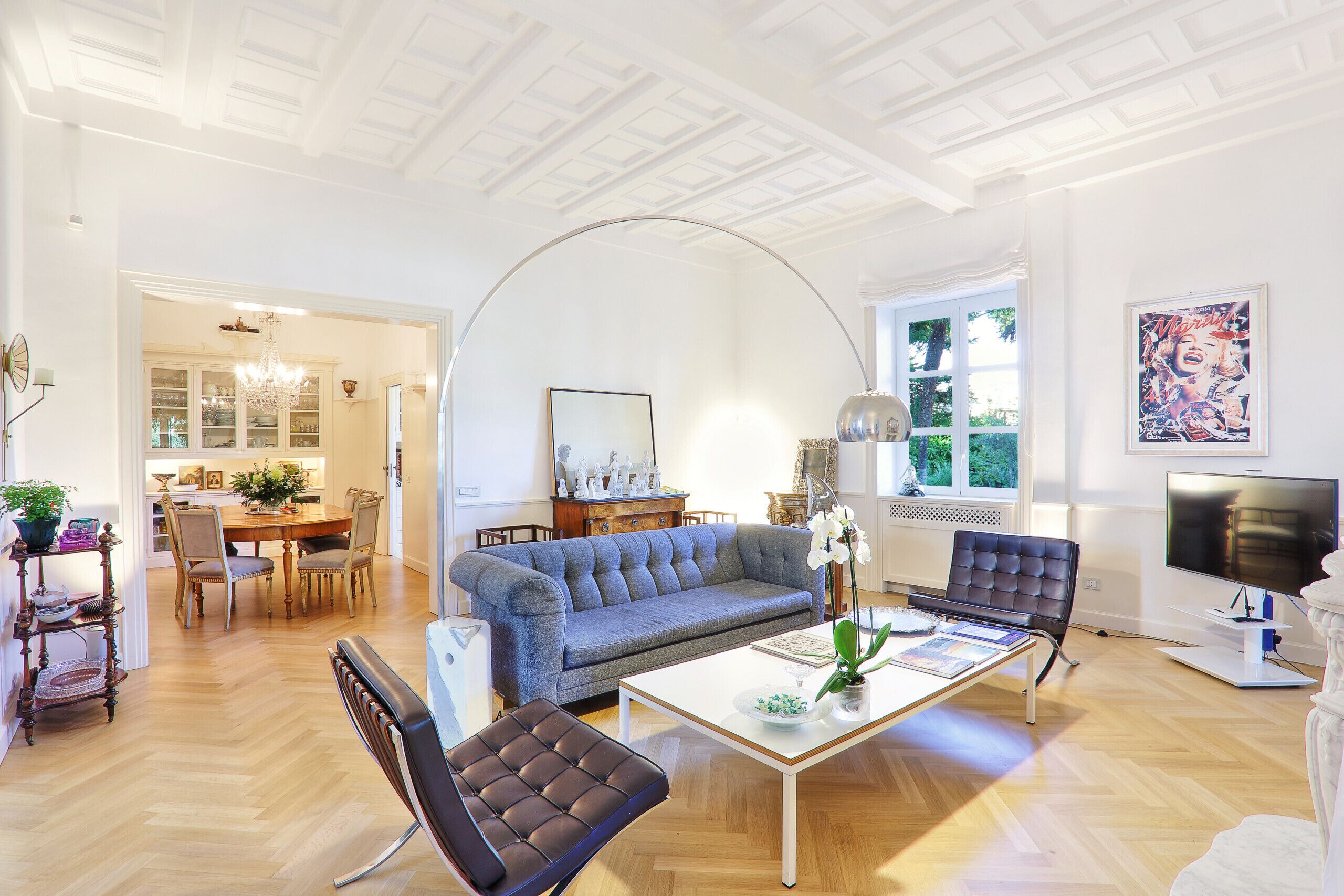 Televisión, chimenea