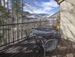 Maison mitoyenne, 4 chambres | Balcon