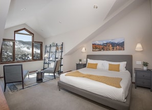 4 bedrooms, iron/ironing board, free WiFi